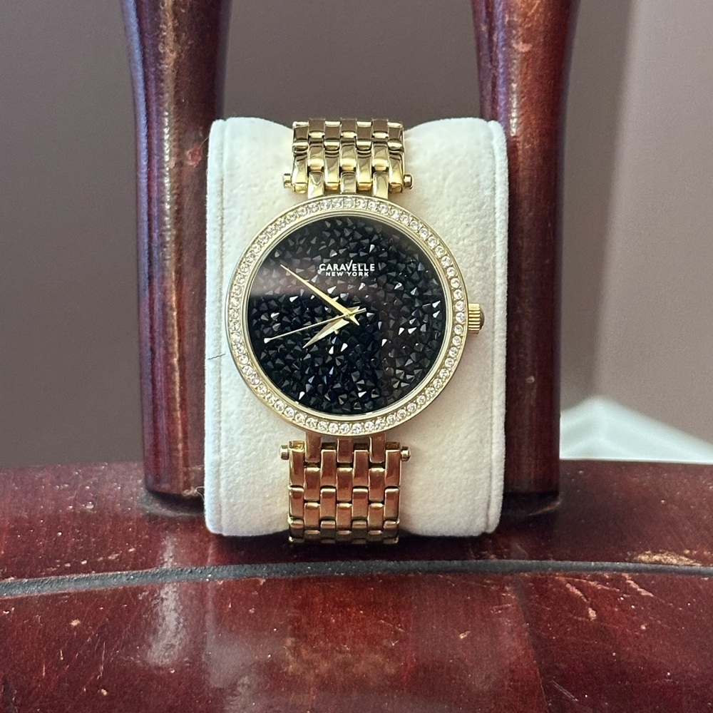 Caravelle sparkling watch